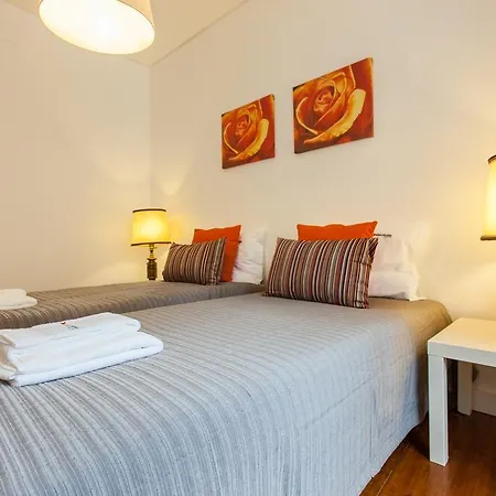 Apartamento Feels Like Castelo Modern